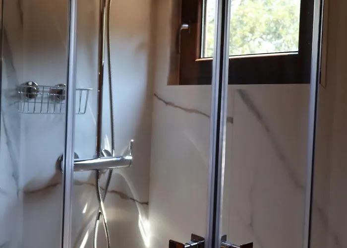 Parque de Campismo El Roble Glamping - Alpina Familiar *