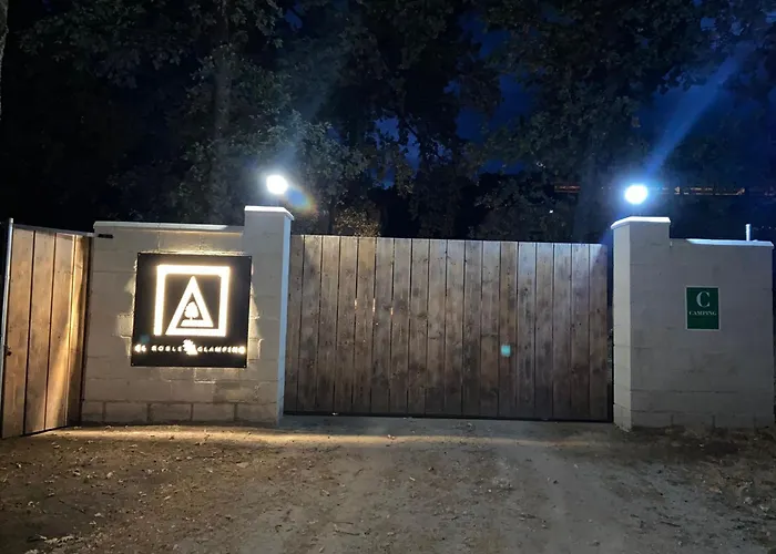 Parque de Campismo El Roble Glamping - Alpina Familiar *
