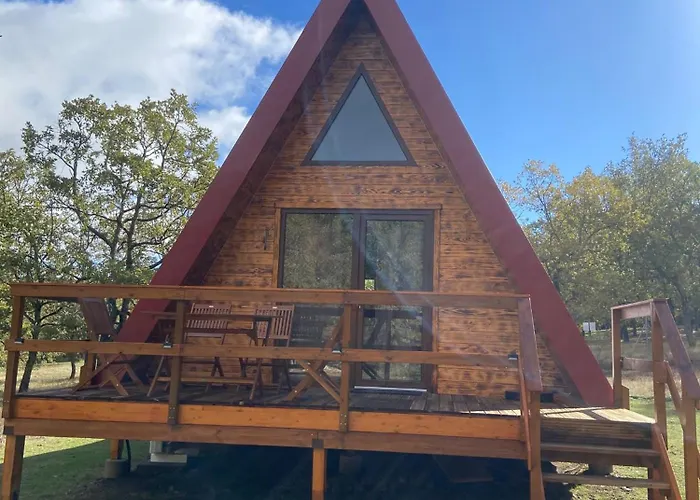 Parque de Campismo El Roble Glamping - Alpina Familiar *
